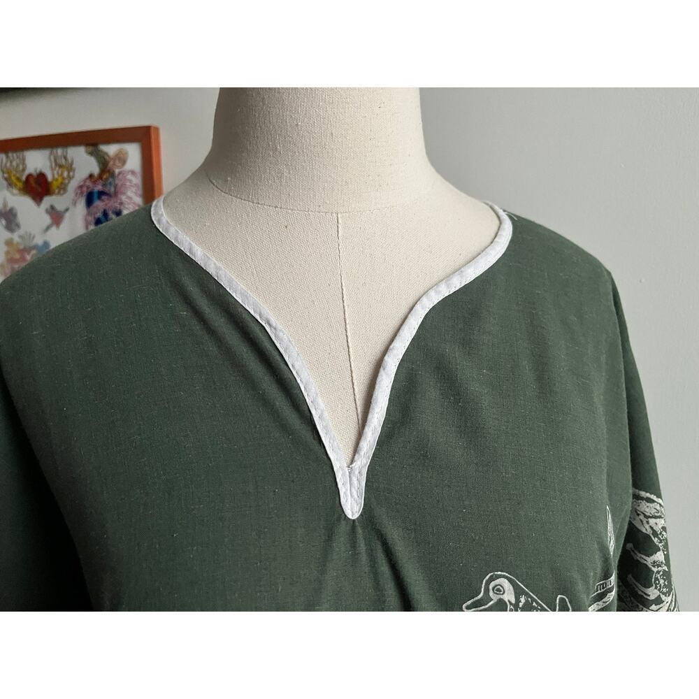 Vintage 90s Bell Sleeve Tunic | Ile Aux Fleurs Map Print | Flared Sleeves | M–XL - Picture 4 of 9